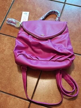 Stylish Fuchsia Women's Backpack Purse - JUICY COUTURE....